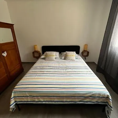 Holiday home Simone Proche Uzes Et Pont Du Gard *